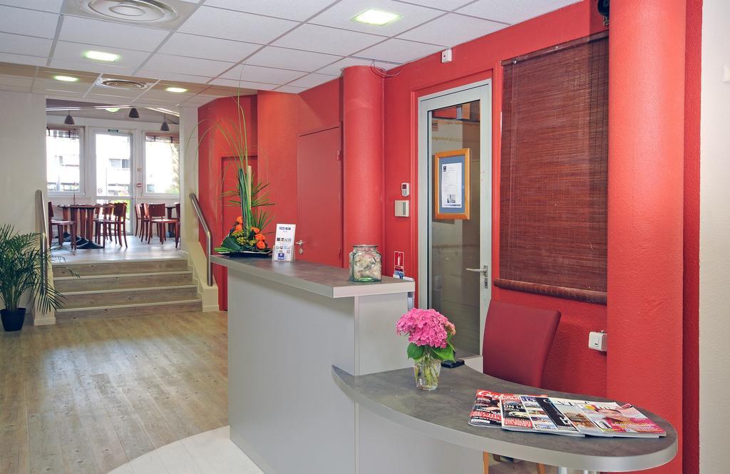 Hotel Ibis Styles Lyon Croix Rousse Exterior foto