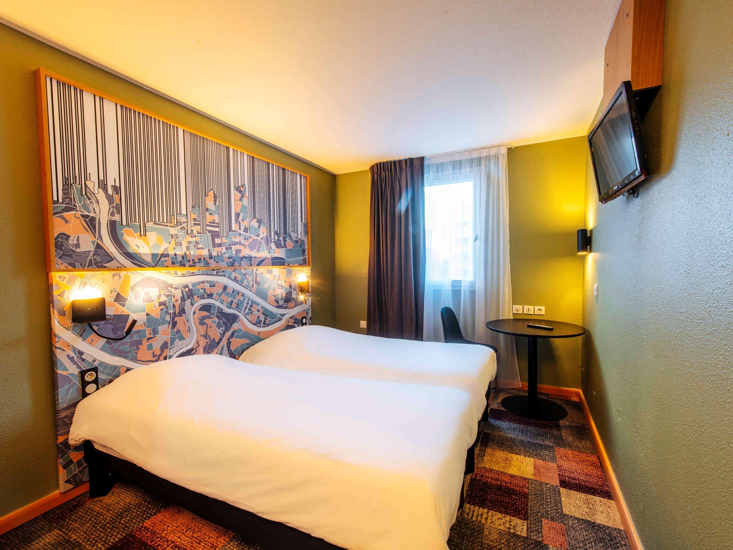 Hotel Ibis Styles Lyon Croix Rousse Exterior foto