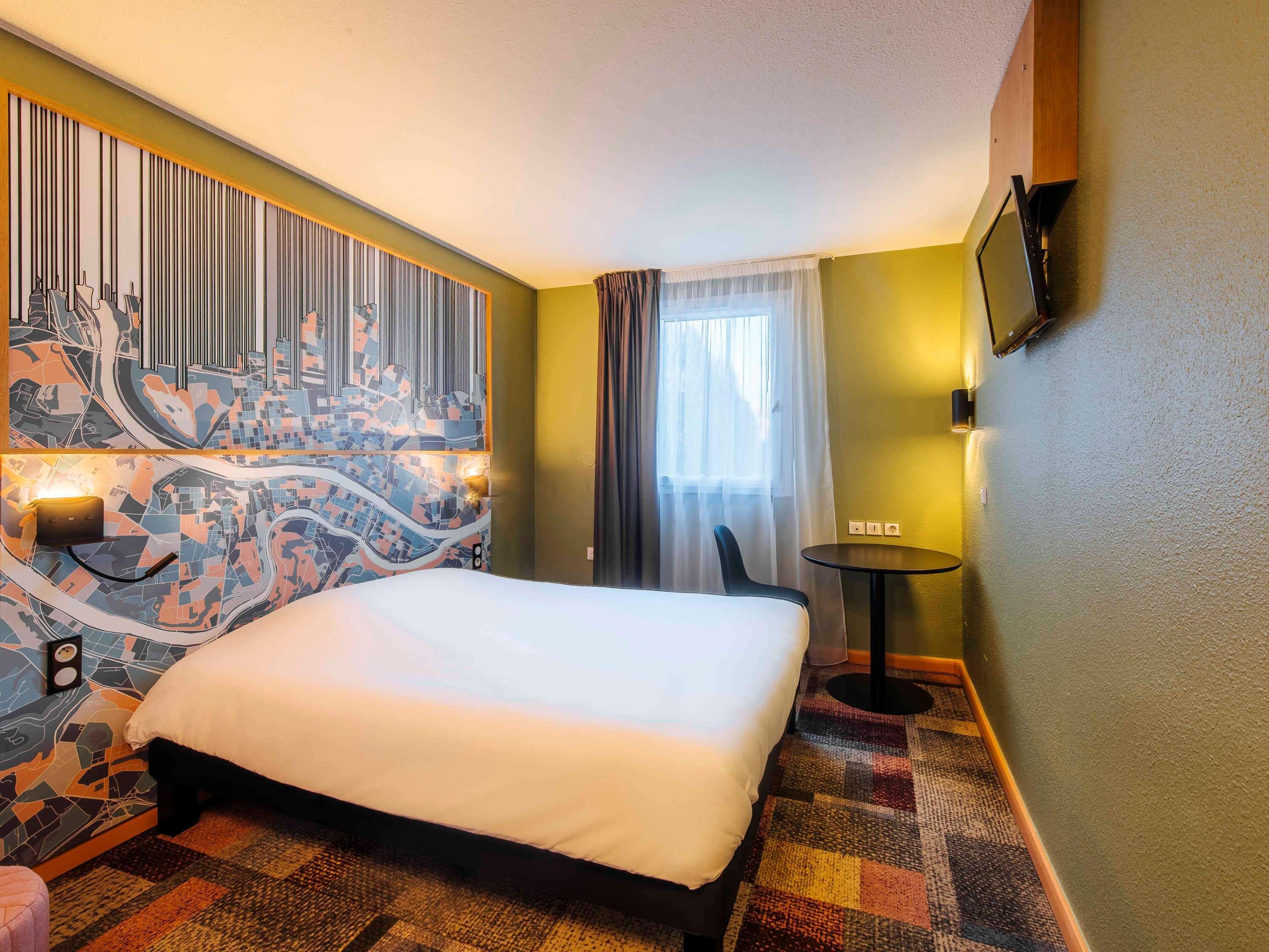 Hotel Ibis Styles Lyon Croix Rousse Exterior foto