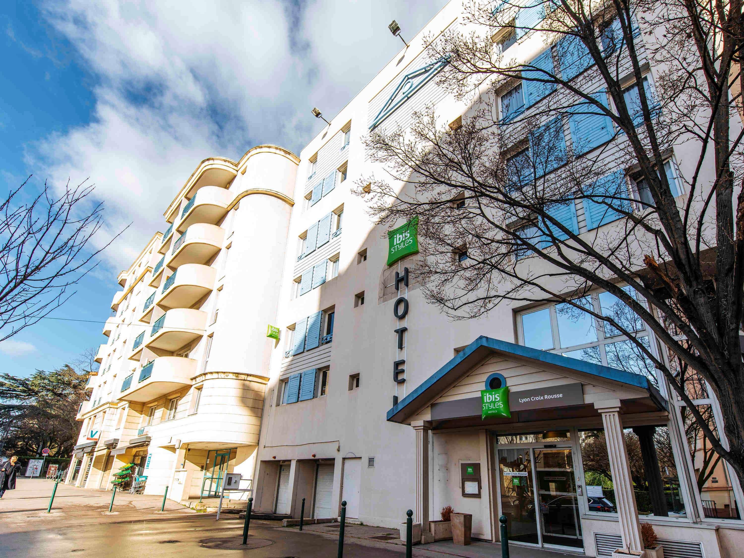 Hotel Ibis Styles Lyon Croix Rousse Exterior foto