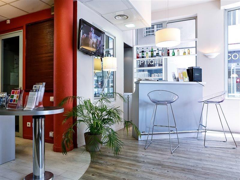 Hotel Ibis Styles Lyon Croix Rousse Exterior foto